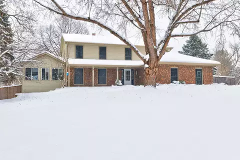 3901 Weathervane Ln, Crystal Lake, IL 60012