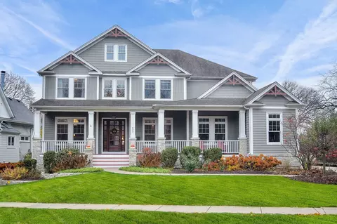 453 Anthony St, Glen Ellyn, IL 60137