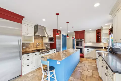 Kitchen - 6515 Chickaloon Dr, Mchenry, IL 60050 photo 3 of 4