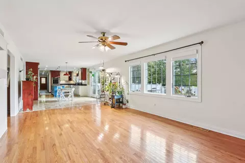 Living - 6515 Chickaloon Dr, Mchenry, IL 60050 photo 2 of 2