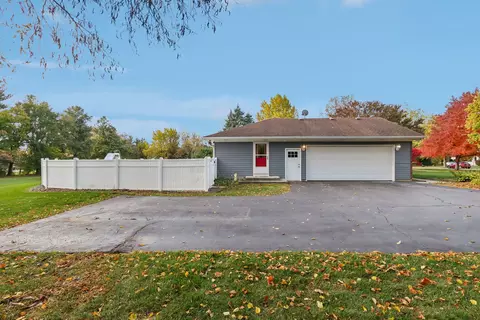 Exterior - 6515 Chickaloon Dr, Mchenry, IL 60050 photo 3 of 13