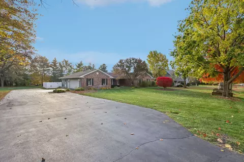 Exterior - 6515 Chickaloon Dr, Mchenry, IL 60050 photo 2 of 13