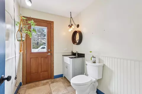 Bath - 6515 Chickaloon Dr, Mchenry, IL 60050 photo 1 of 4