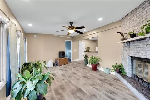 Living - 43 Hampton Rd, Montgomery, IL 60538 photo 7 of 7