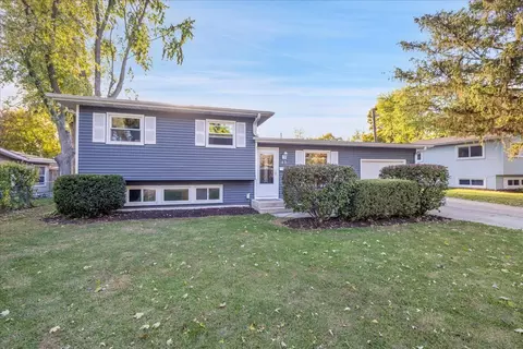 Exterior - 43 Hampton Rd, Montgomery, IL 60538 photo 1 of 6