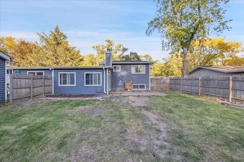Exterior - 43 Hampton Rd, Montgomery, IL 60538 photo 5 of 6