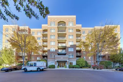 370 S Western Ave #505, Des Plaines, IL 60016