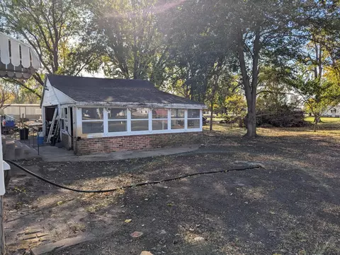 Exterior - 320 S 5th St, Sheldon, IL 60966 photo 6 of 11