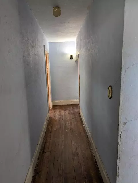 Entry Way - 320 S 5th St, Sheldon, IL 60966 photo 3 of 8