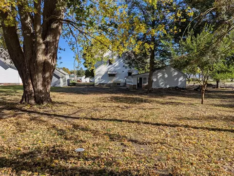 Exterior - 320 S 5th St, Sheldon, IL 60966 photo 7 of 11