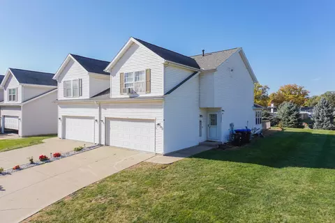 1121 Doral Dr, Bloomington, IL 61701