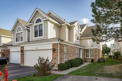 509 Citadel Cir, Westmont, IL 60559