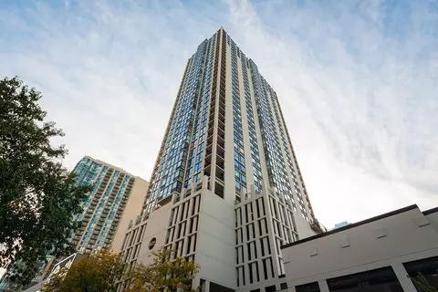 1122 N Clark St #2308, Chicago, IL 60610