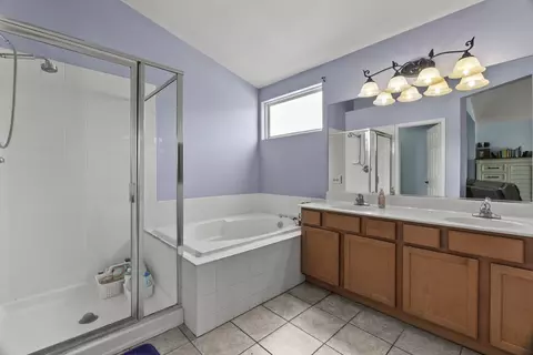 Bath - 2807 Arches Ct, Plainfield, IL 60586 photo 2 of 5