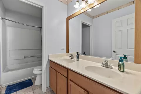 Bath - 2807 Arches Ct, Plainfield, IL 60586 photo 4 of 5