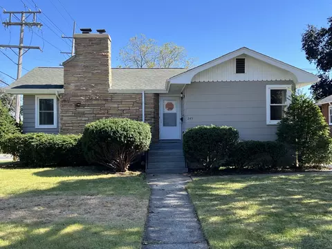 245 N Main St, Crystal Lake, IL 60014