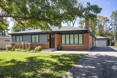 1444 Crowe Ave, Deerfield, IL 60015