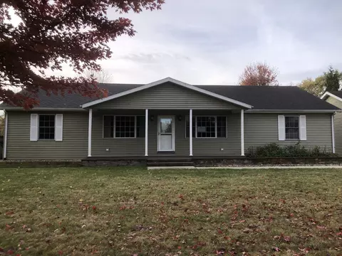 101 E Third St, Dewitt, IL 61735