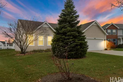 10967 Braemar Pkwy, Huntley, IL 60142