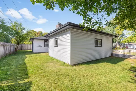 Exterior - 2611 South St, Rolling Meadows, IL 60008 photo 3 of 4