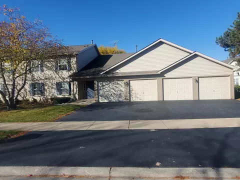 1037 N Village Dr #3, Round Lake Beach, IL 60073