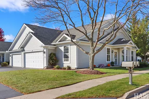 14089 Moraine Hills Dr, Huntley, IL 60142