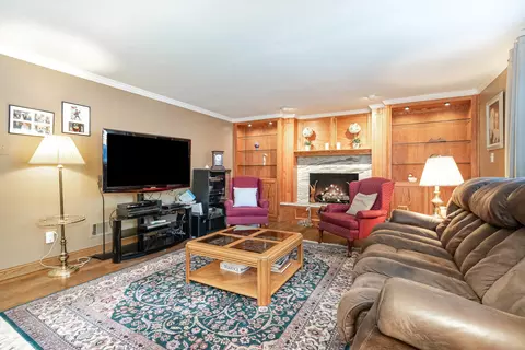 Living - 19638 Glennell Ave, Mokena, IL 60448 photo 5 of 6