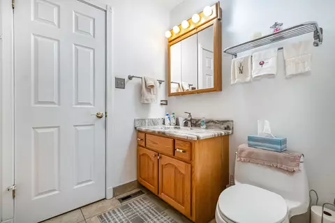 Bath - 19638 Glennell Ave, Mokena, IL 60448 photo 2 of 3