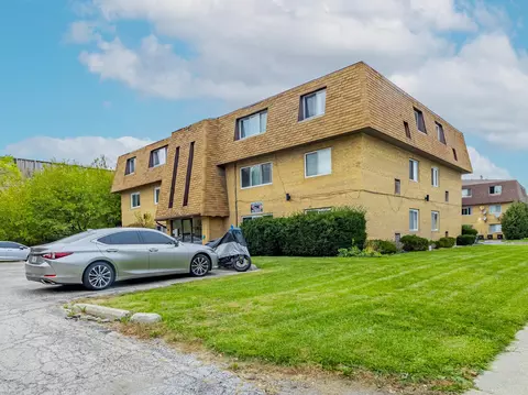 10440 Natoma Ave #11, Chicago Ridge, IL 60415