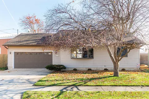 120 Evans Ave, Dekalb, IL 60115