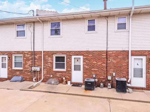 105 E Lincoln St #K, Normal, IL 61761