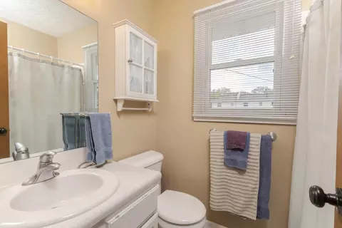 Bath - 105 E Lincoln St #K, Normal, IL 61761 photo 1 of 2