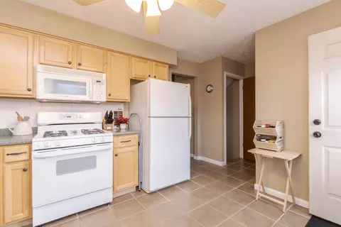 Entry Way - 105 E Lincoln St #K, Normal, IL 61761 photo 2 of 4