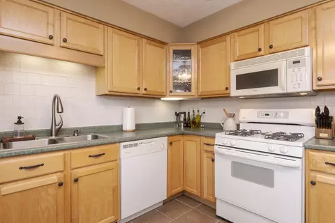 Kitchen - 105 E Lincoln St #K, Normal, IL 61761 photo 3 of 3