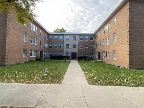 4817 Hull St #2B, Skokie, IL 60077