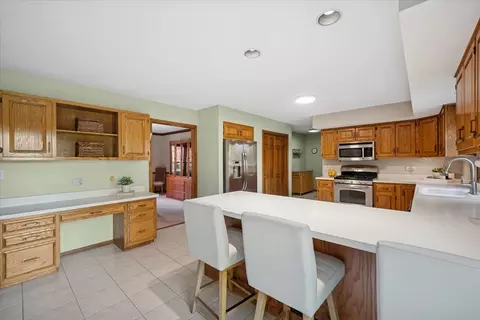 718 Fairview Ln, Bartlett, IL 60103 photo 4