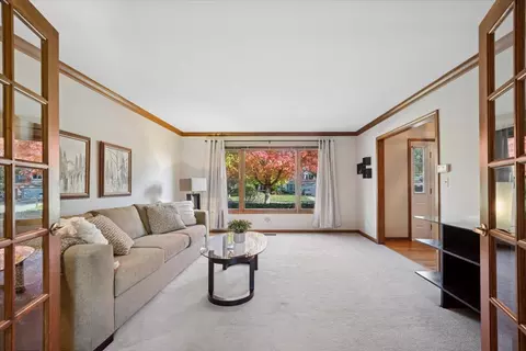 718 Fairview Ln, Bartlett, IL 60103 photo 3