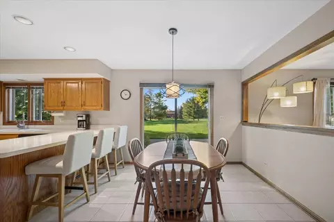 718 Fairview Ln, Bartlett, IL 60103 photo 5