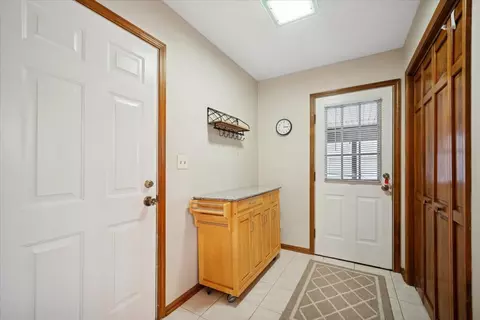 718 Fairview Ln, Bartlett, IL 60103 photo 8