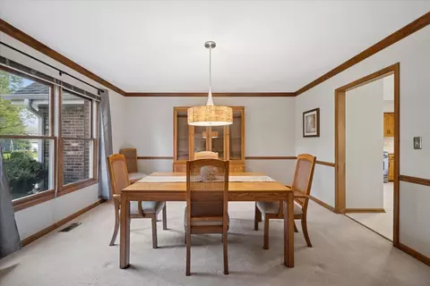 718 Fairview Ln, Bartlett, IL 60103 photo 7