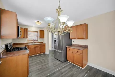 Kitchen - 15532 Drexel Ave, Dolton, IL 60419 photo 3 of 4