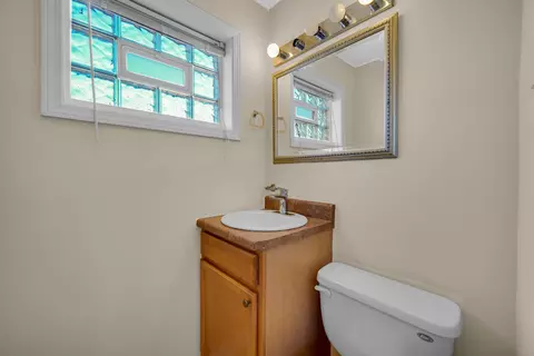 Bath - 15532 Drexel Ave, Dolton, IL 60419 photo 2 of 4