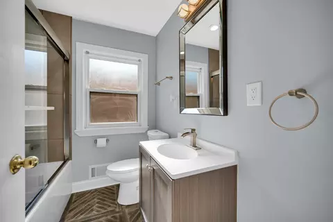 Bath - 15532 Drexel Ave, Dolton, IL 60419 photo 1 of 4