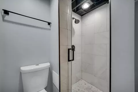 Bath - 15532 Drexel Ave, Dolton, IL 60419 photo 3 of 4