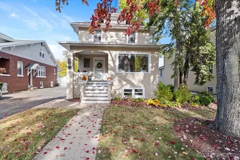 392 Herrick Rd, Riverside, IL 60546