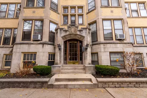 1042 Washington Blvd #3W, Oak Park, IL 60302