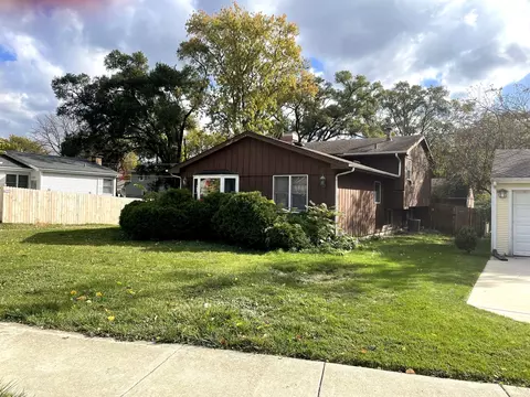 215 W Naperville Rd, Westmont, IL 60559