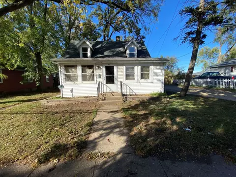 611 W Locust St, Belvidere, IL 61008