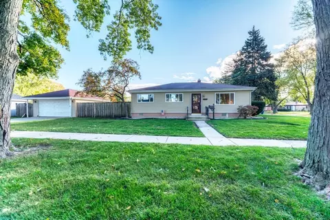 433 N Lincoln Ave, Villa Park, IL 60181