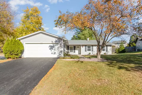 2476 Village Ct, Aurora, IL 60504